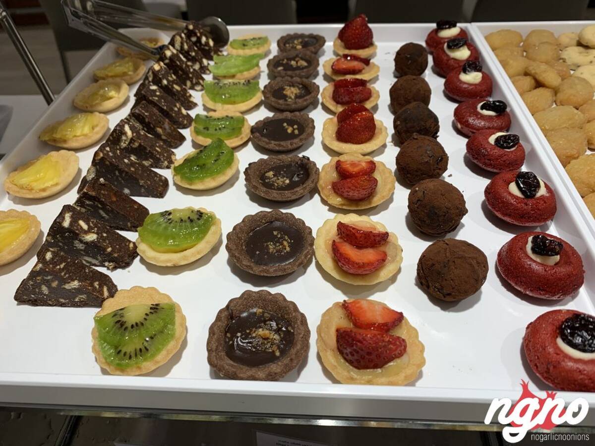 ahlein-lounge-beirut-lat-airport-nogarlicnoonions-552018-12-15-08-19-52