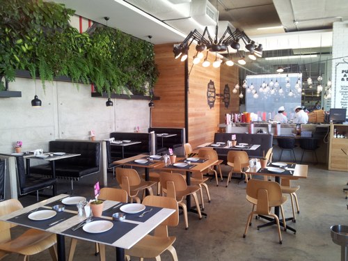 Cozmo_Restaurant_Zaitounay_Bay_Beirut_Lebanon3