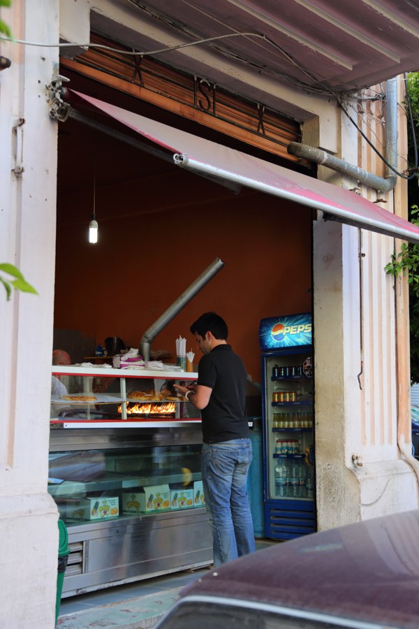 Mankoiche_Beirut_Tour_NoGarlicNoOnions_Afran_Loubnan_Mar_Mikhael2