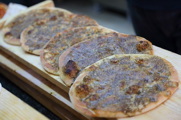 Mankouche_Beirut_Tour_NoGarlicNoOnions_Atyab_Chi_Mazraa48