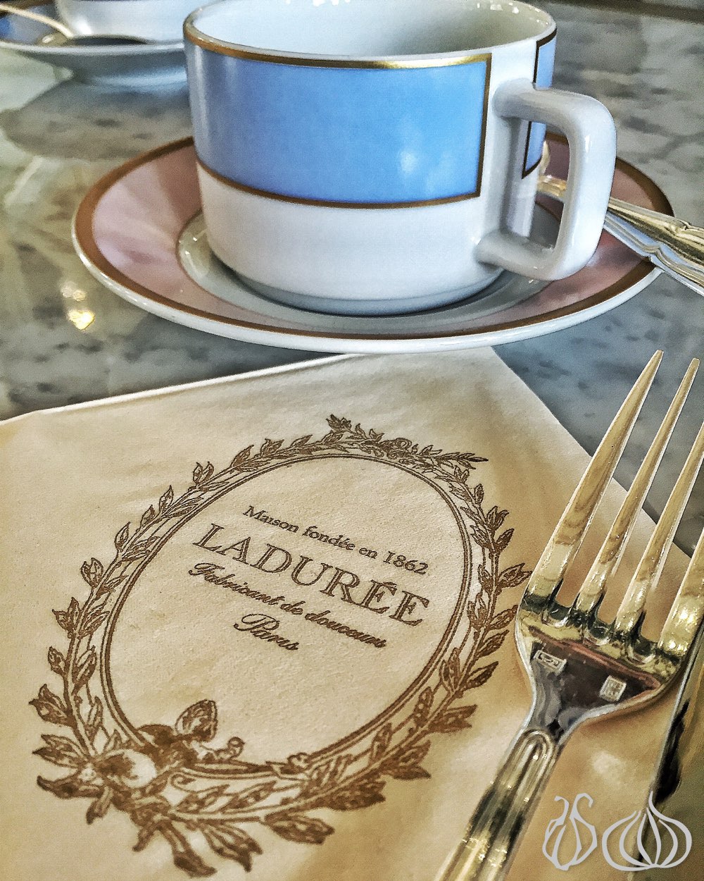 laduree-cafe-beirut-opening382015-10-14-03-08-44