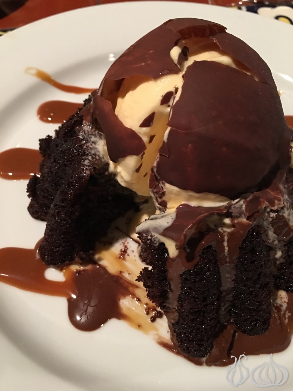 chocolate-molten-cake-dessert-chilis82016-02-23-03-36-58