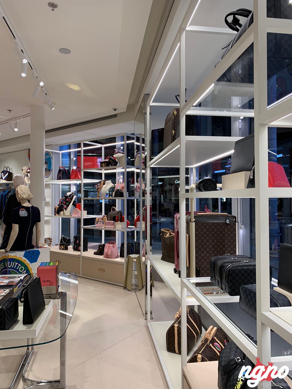 Louis Vuitton opens its first shop in a french Airport, at Paris-Charles de  Gaulle Airport, Hall K - Groupe ADP - Service presse