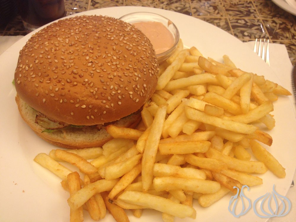 best-burgers-lebanon-nogarlicnoonions132014-10-26-09-42-07