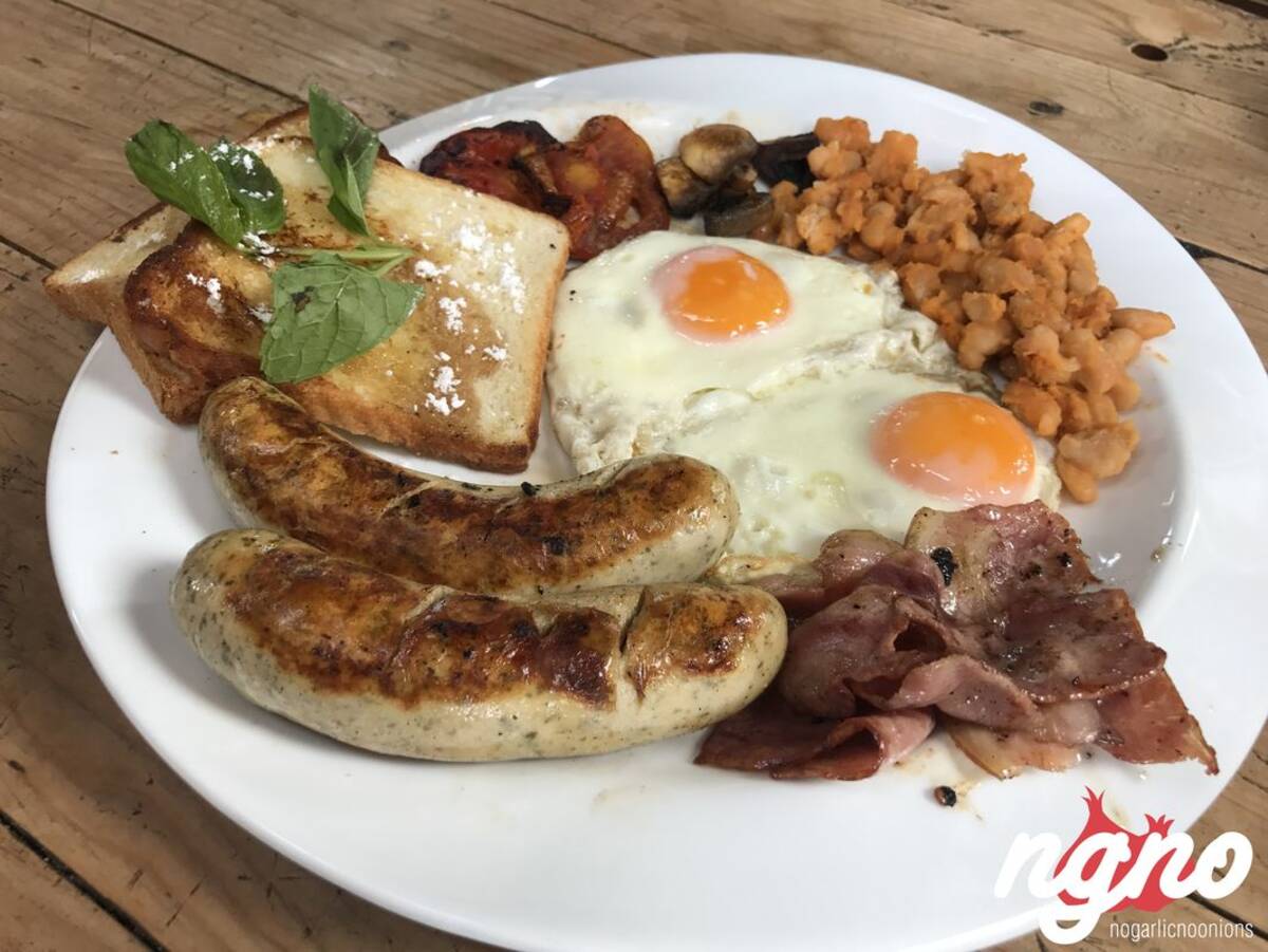 Breakfast on Weekends at Colonel Batroun :: NoGarlicNoOnions ...