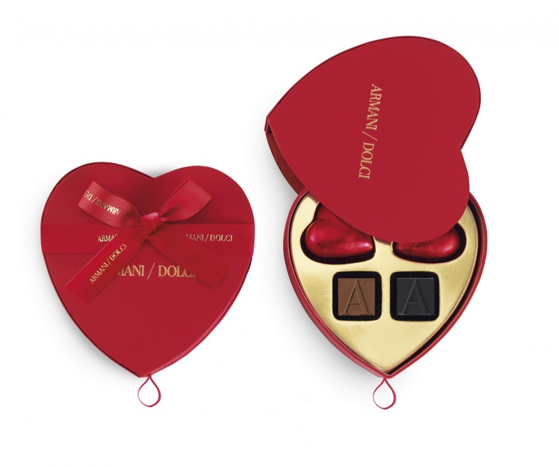 Armani-Dolci-Valentines-Day-2015-6pcs_heart-shaped-gift-box-800x668