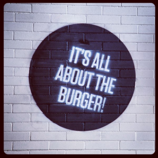Lets_Burger_Blueberry_Square_Dbayeh75