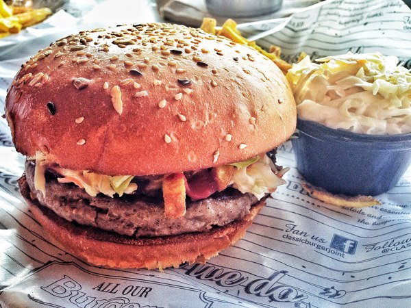 Classic_Burger_Joint_Zaitunay_Bay_Beirut42