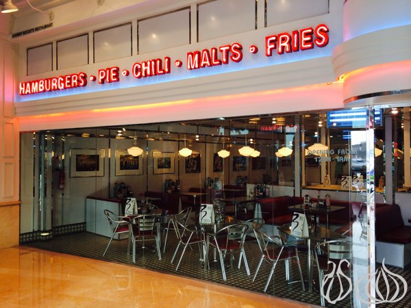 Johnny_Rockets_Hamburger_Dubai01